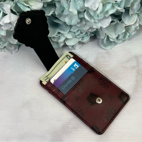 Supernatural Slim Wallet with Gold Sunburst Pentacle - Picture 10 of 15